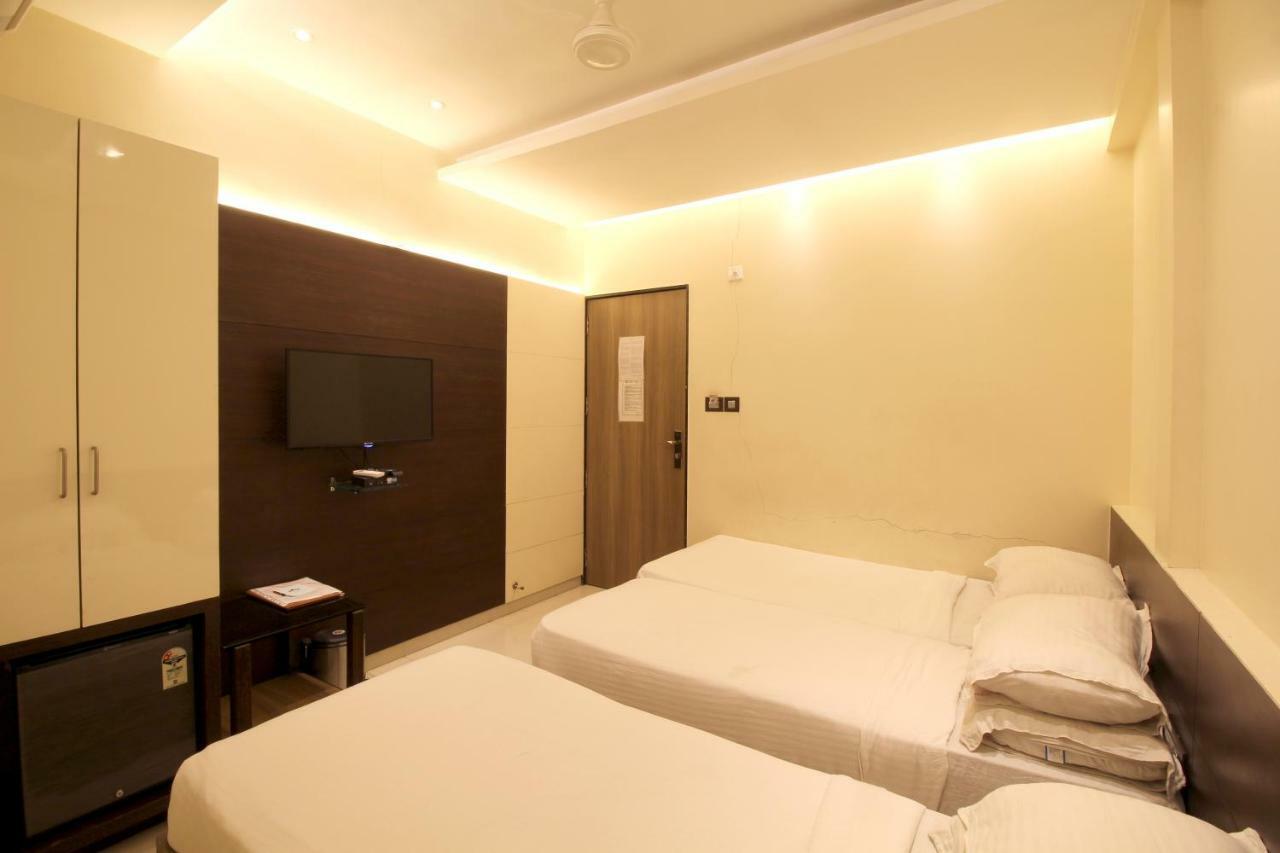 Hotel Shivam Пюн Екстериор снимка