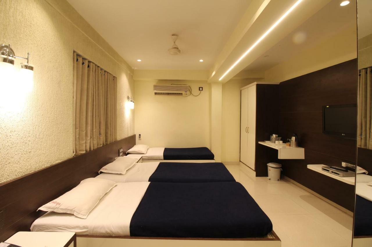 Hotel Shivam Пюн Екстериор снимка